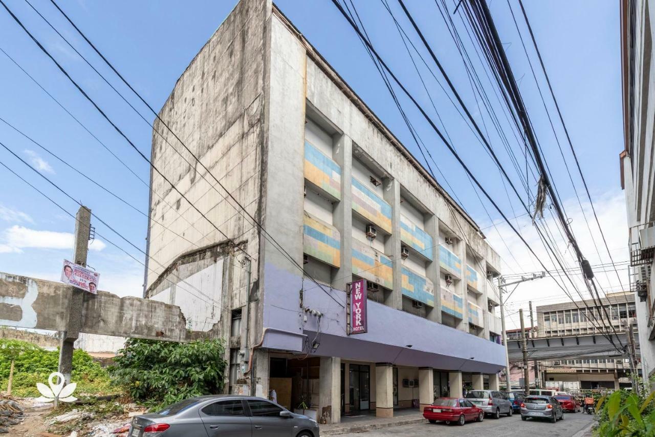 New York Hotel Miami Quezon City Exterior photo