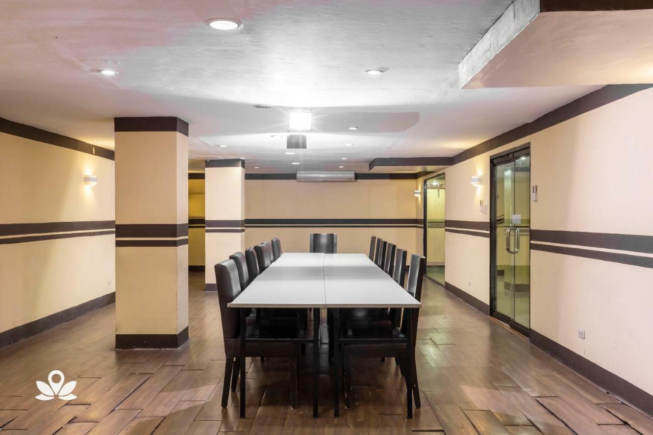 New York Hotel Miami Quezon City Exterior photo