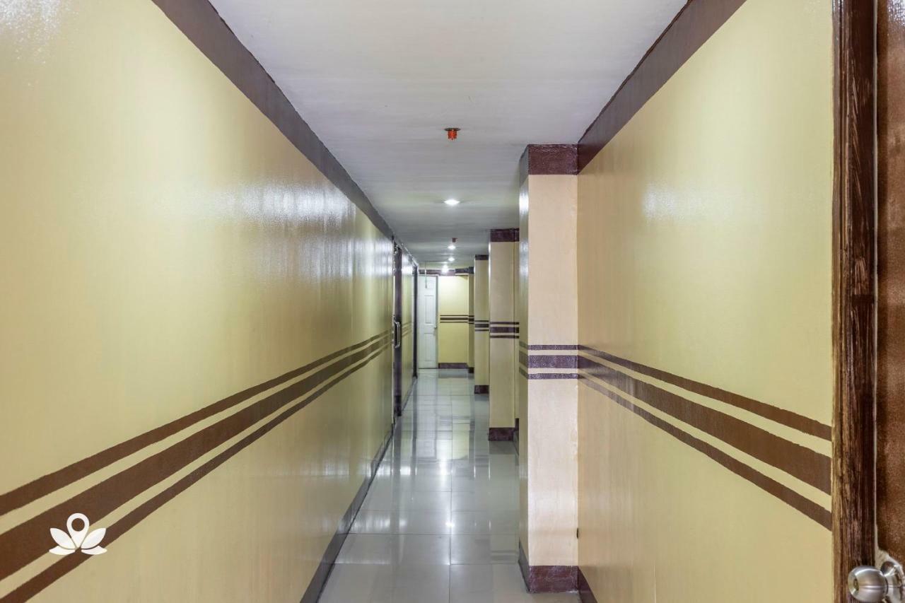 New York Hotel Miami Quezon City Exterior photo